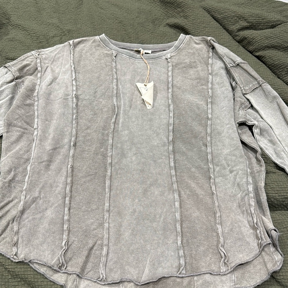 Easel long sleeve